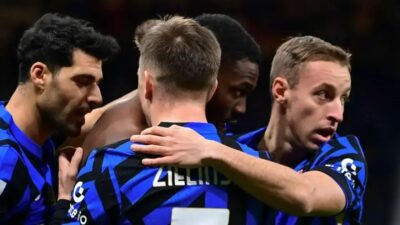 Inter de Milão vence Como e se aproxima da Atalanta