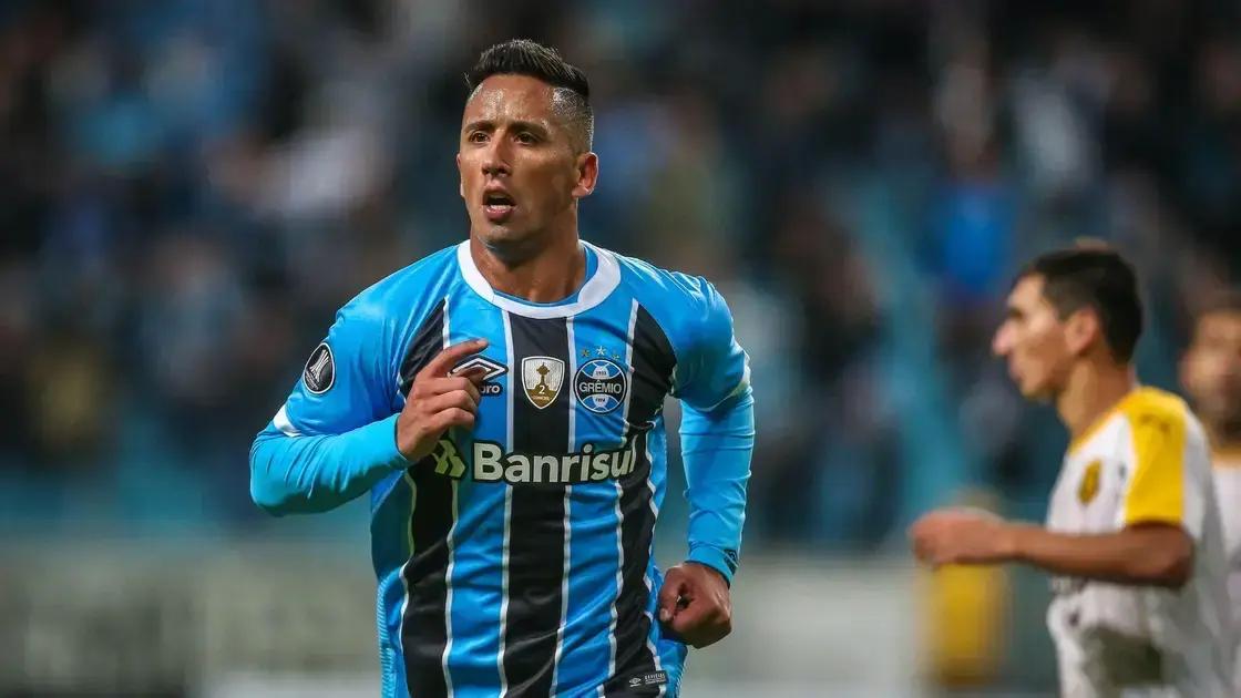 Lucas Barrios: Aposentadoria do Ex-Palmeiras e Grêmio aos 40 Anos