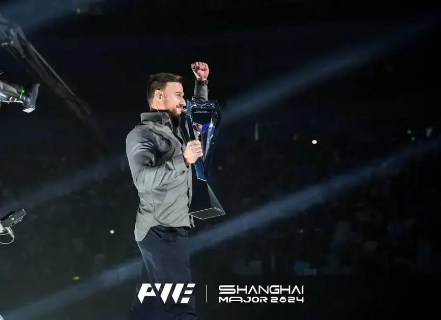 Major Shanghai: O Troféu Carregado por pasha no Palco