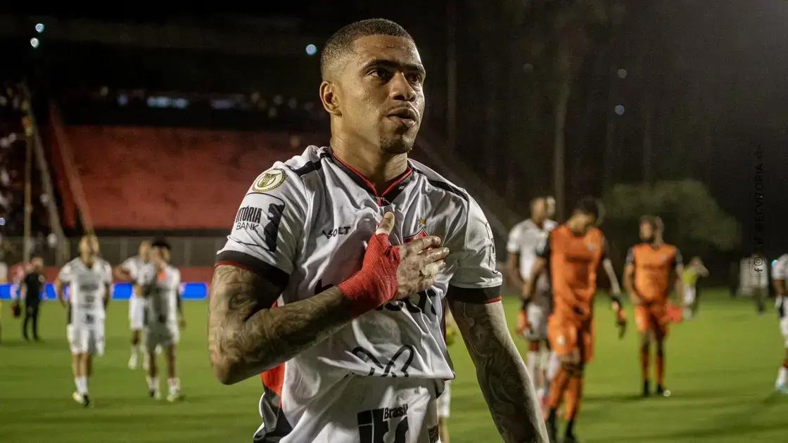 São Paulo: Interesse em Lucas Esteves do Vitória