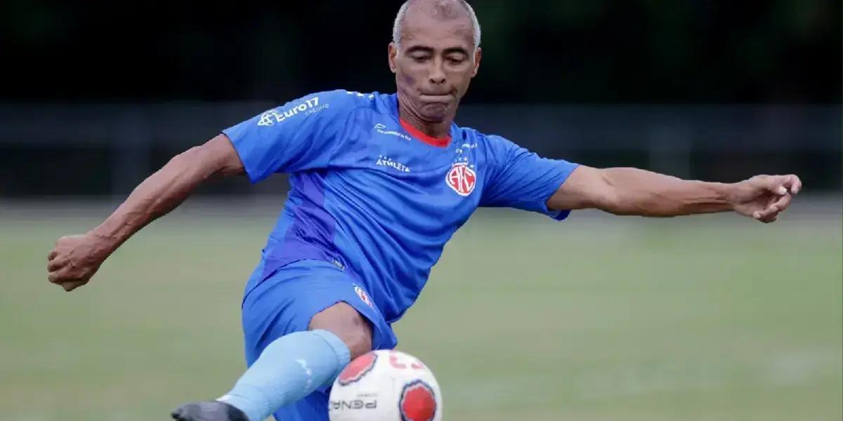 A polêmica regra de Romário: Chuteiras pretas no América