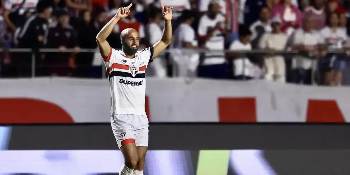 Após vencer o clássico, Lucas Moura brilha com dois gols