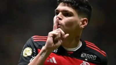 Ayrton Lucas: Grêmio e Flamengo em Negociação Quente