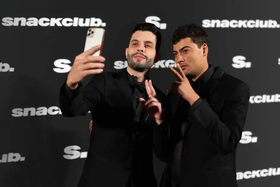 Dono da LOUD Anuncia que Será Pai em Vídeo Surpreendente