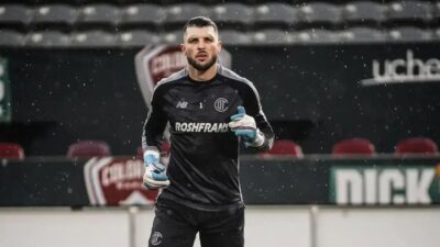 Grêmio Fecha com Tiago Volpi: O Que Esperar do Goleiro?