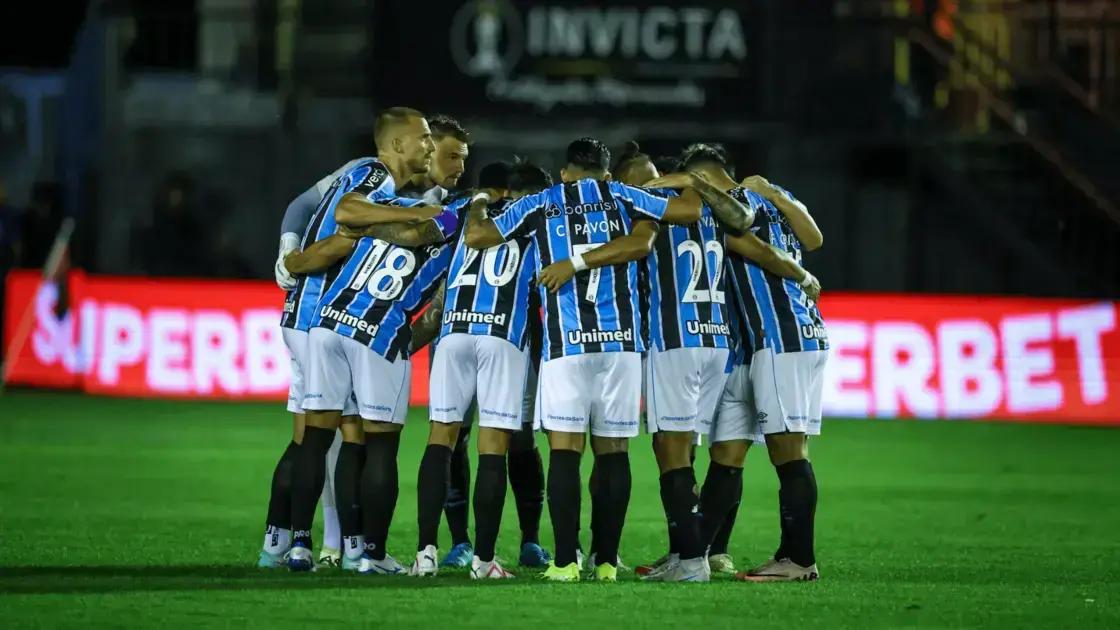 Grêmio Goleia Caxias: Estreia Vitoriosa no Campeonato Gaúcho