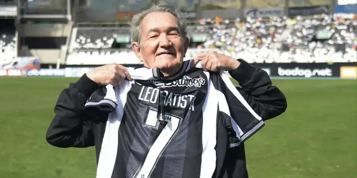 Léo Batista: A Paixão do Jornalista pelo Botafogo em Homenagens