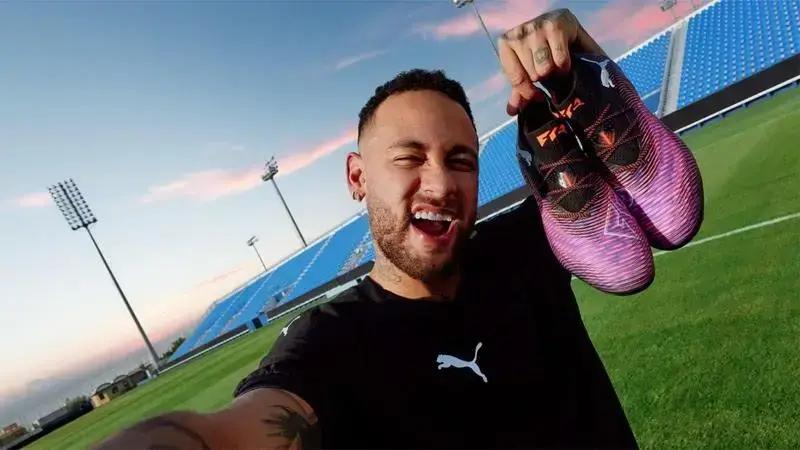 Novas Chuteiras PUMA: ULTRA 5 e FUTURE 8 com Neymar e Depay