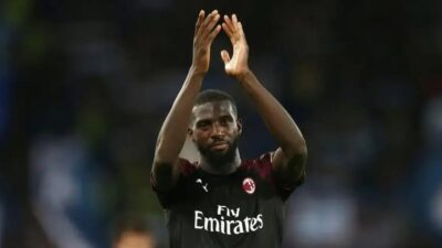 Tiémoué Bakayoko: Números, Títulos e Clubes do Volante