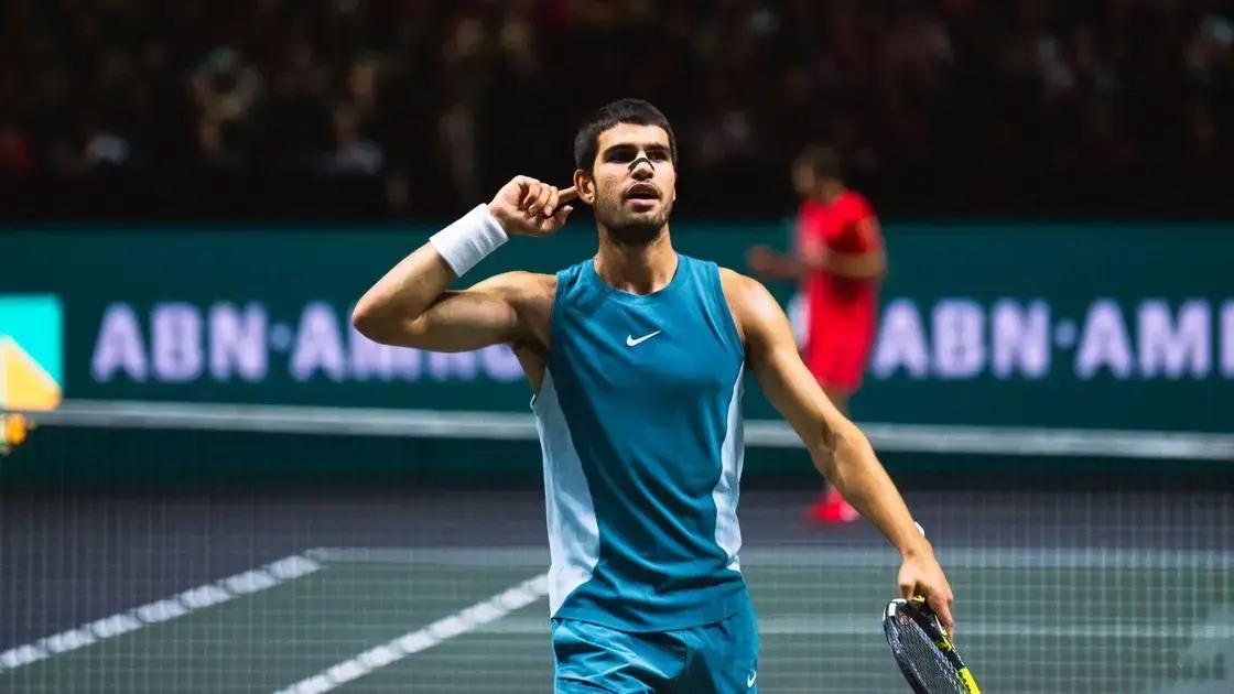 Alcaraz vence Hurkacz e enfrenta De Miñaur na final