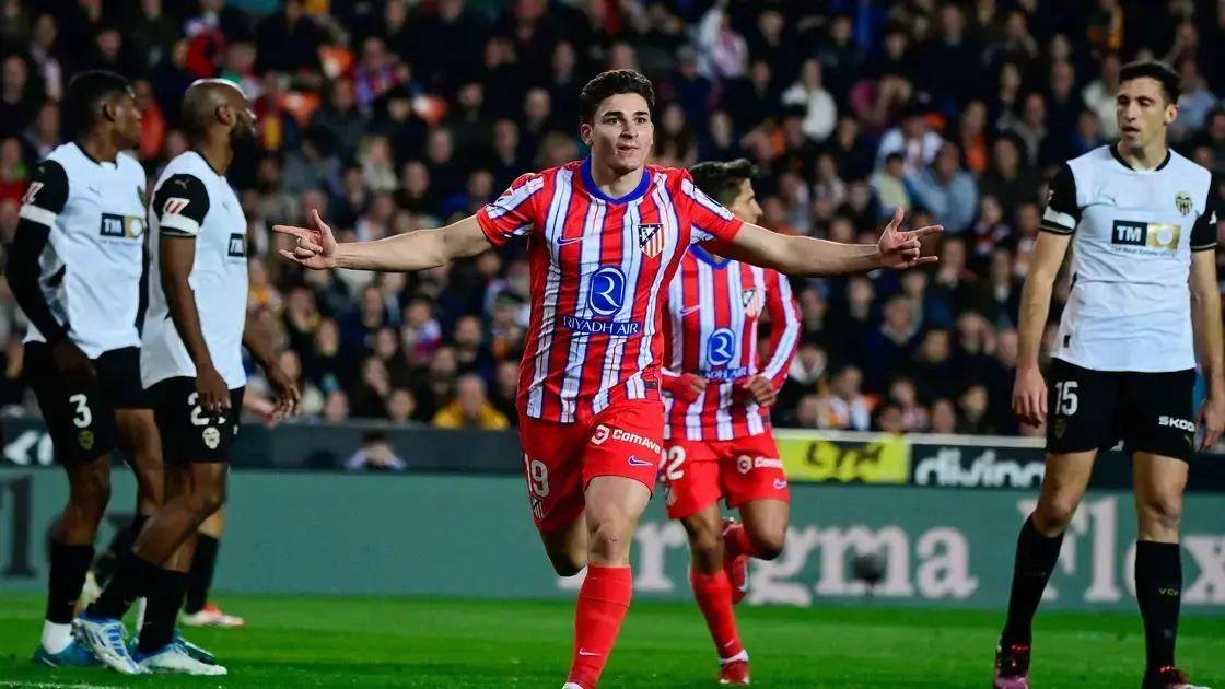 Atlético de Madrid vence Valencia e assume vice-liderança