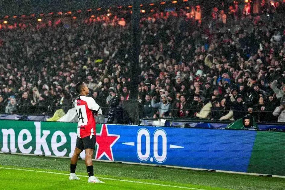 Feyenoord: Paixão e Desafios na Champions League