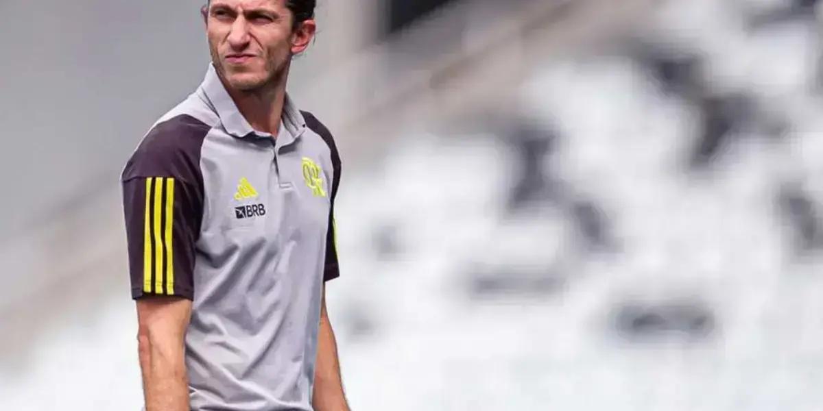 Filipe Luís e o Plano para o Gramado do Maracanã