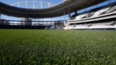 Gabigol e Coutinho: Atletas Reagem Contra Grama Sintética