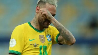 Hugo Souza supera Neymar e brilha no Campeonato Paulista