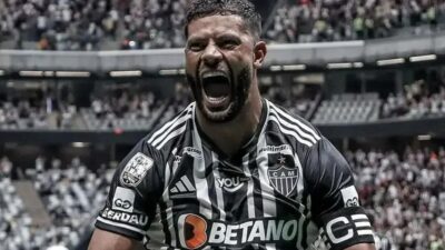 Hulk e seu golaço de falta: a reação de Savinho