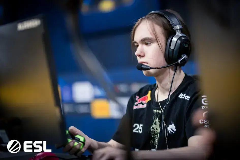 IEM Katowice: Donk Surpreende Fã com Medalha de Vice-Campeão