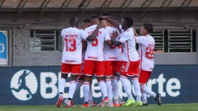 Inter vence Caxias e abre vantagem na semifinal do Gauchão