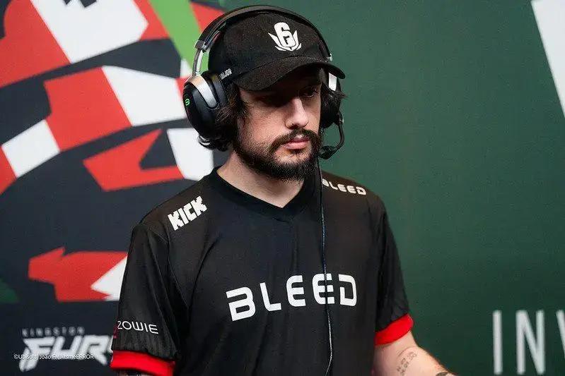 Julio Anunciado como Assistente da Team BDS para o R6