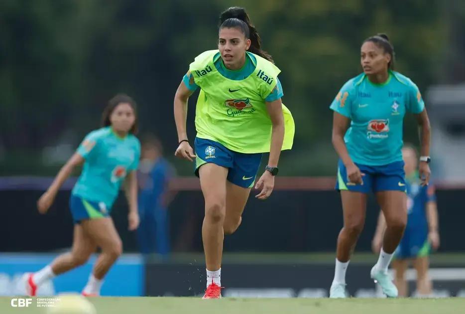 Lauren celebra convocação da Seleção Brasileira em 2025