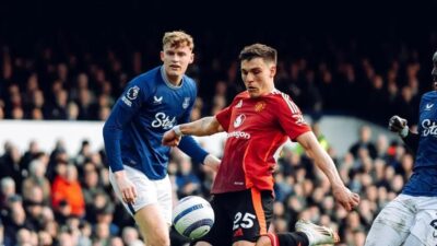 Manchester United Empata com Everton e Evita Catástrofe