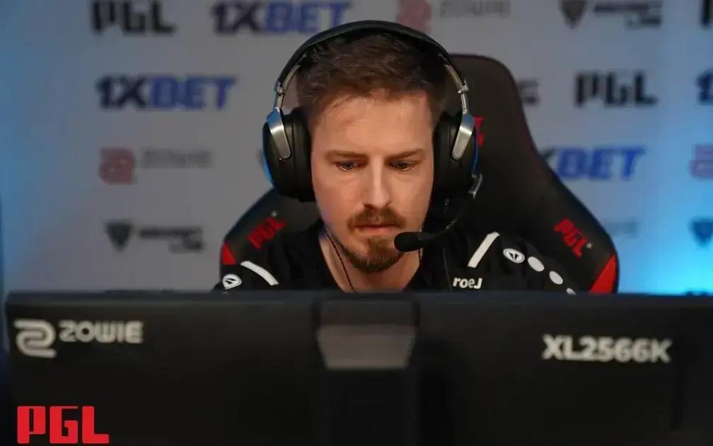 CS2: Quanto roeJ ganhou com Stickers dos Majors?