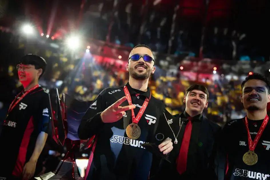 dyNquedo Questiona a Existência de Panelinhas no LoL
