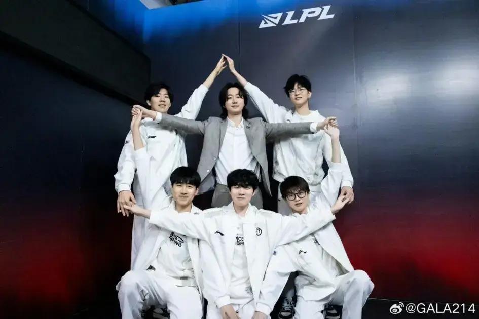 LoL: 6 Vitórias Seguidas na LPL e Avanço da IG