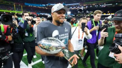 Saquon Barkley renova com os Eagles e se torna o RB mais bem pago