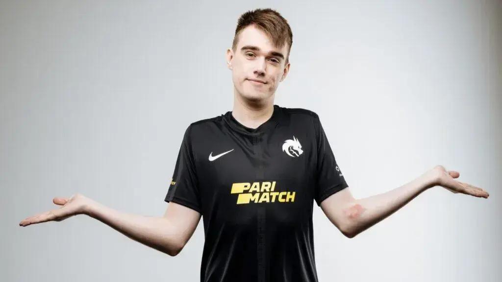 Situação Absurda em DotA 2: Pro Player Comenta Após Adiamento