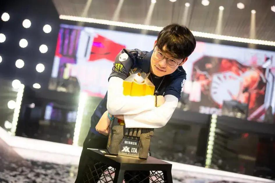 Veterano da LCK Elogia Pro Player da LTA