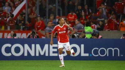 Internacional vence Atlético Nacional: Hat-trick de Alan Patrick!