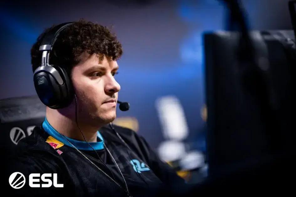 Perfecto Livre de Contrato: O Futuro do Jogador de CS2