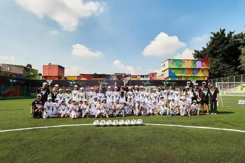 EA SPORTS FC e LALIGA: Novo Campo de Futebol em SP