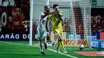 Goiás vence Atlético-GO de virada: 2 momentos decisivos