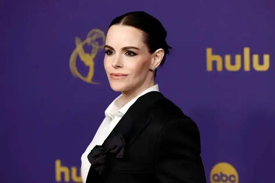 5 Fatos Imperdíveis da Série do Visão com Emily Hampshire