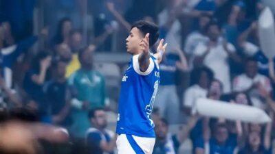 Cruzeiro vence Palmeiras e assume vice-liderança do Brasileirão