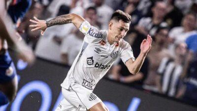 Escobar, do Santos, fala sobre reencontro com Fortaleza: sensação estranha