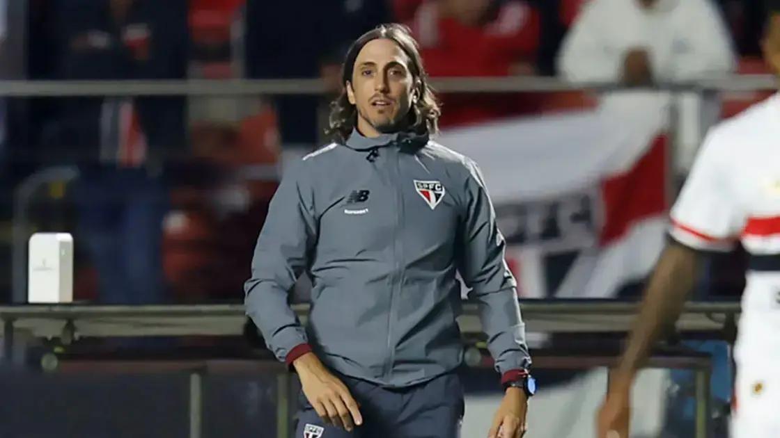 Saída de Zubeldía: São Paulo oficializa e mira Hernán Crespo