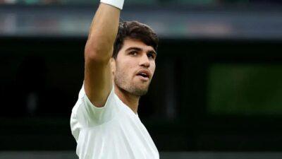 Alcaraz vence Rublev e avança às quartas de Wimbledon
