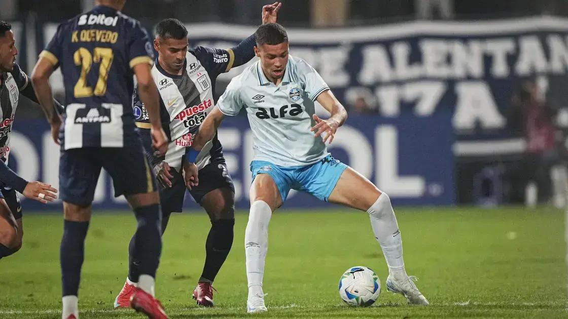 Grêmio perde para Alianza Lima e complica vaga na Sul-Americana