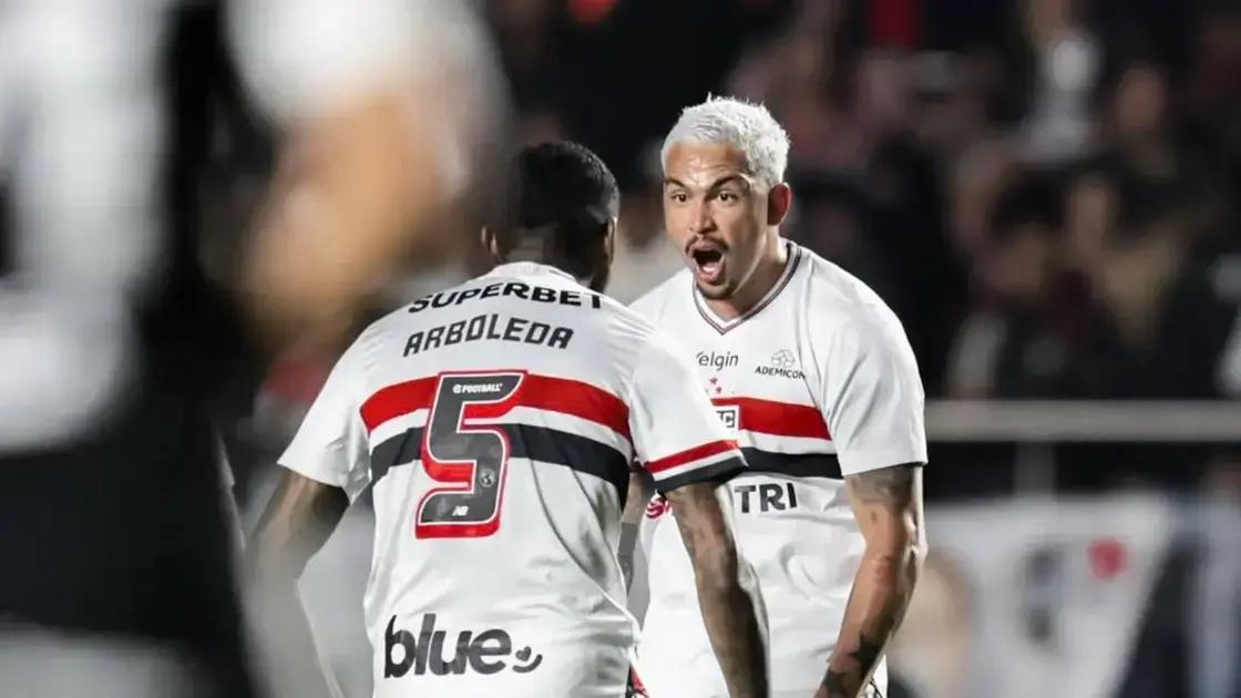 São Paulo vence Corinthians e volta a ganhar após 5 rodadas