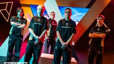 Team Heretics conquista título com reverse sweep épico na EWC